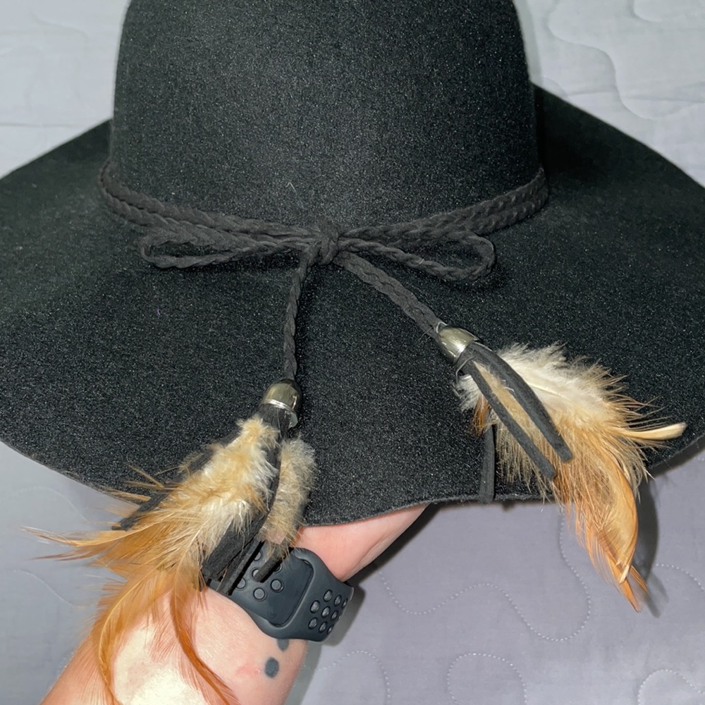 Hat from Chic Ruff - Picture 2 of 4